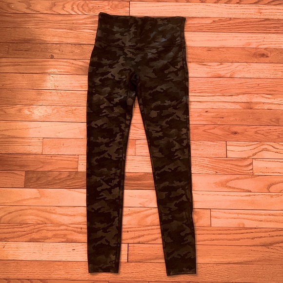 Spanx faux leather camo leggings - Picture 3 of 3